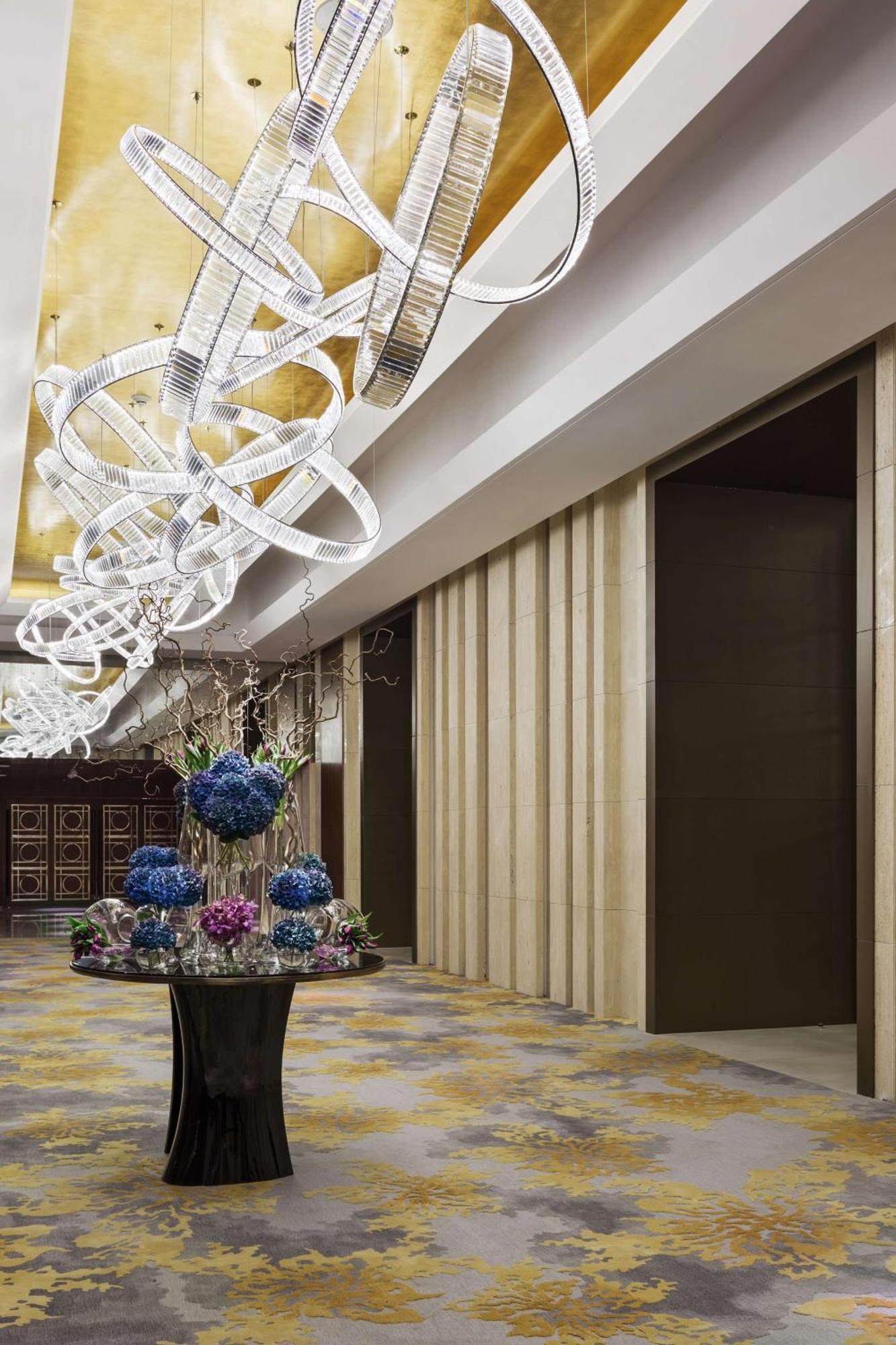 Hyatt Regency Riyadh Olaya Экстерьер фото The lobby of the hotel