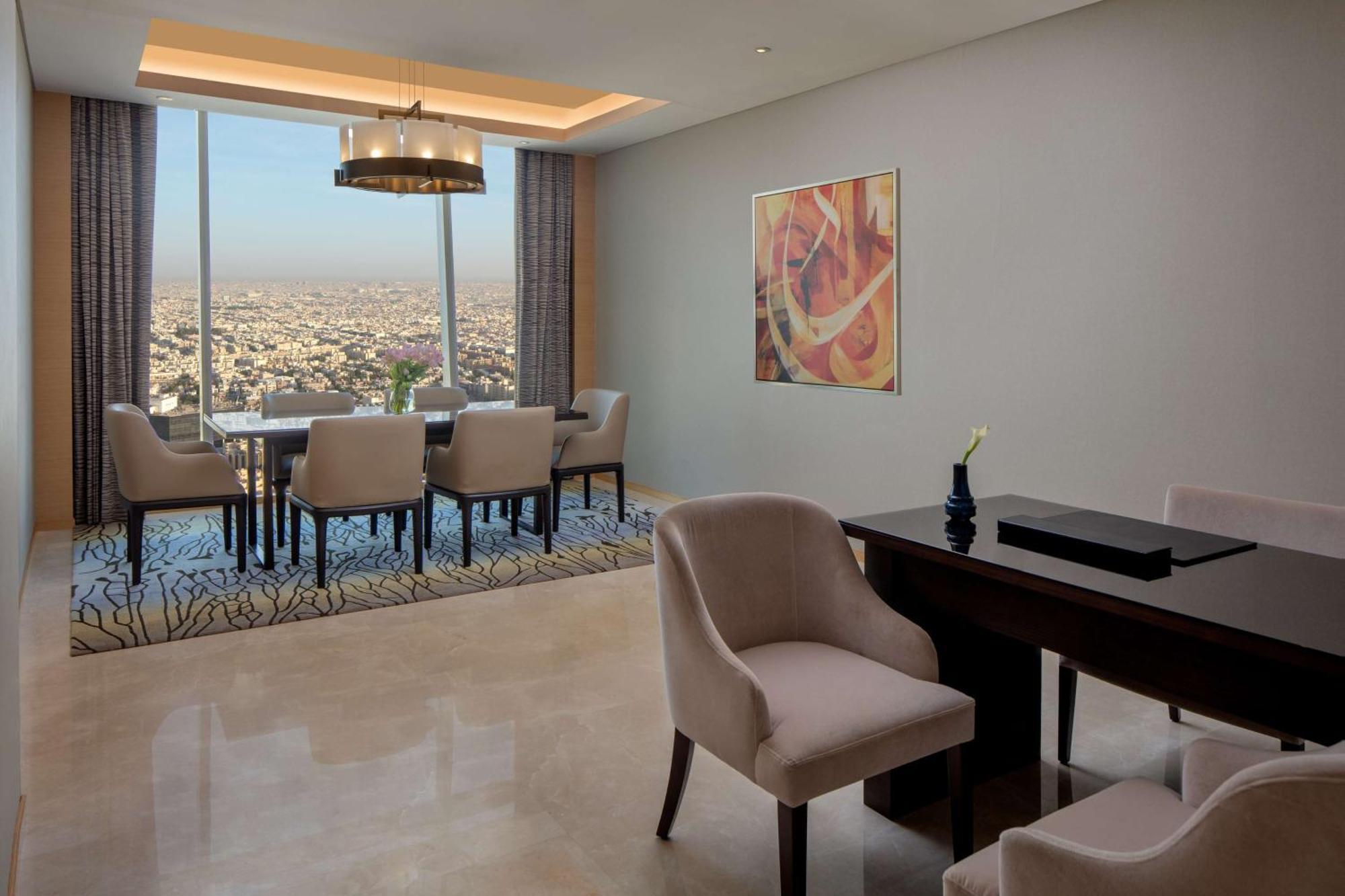 Hyatt Regency Riyadh Olaya Экстерьер фото A dining room in a typical apartment