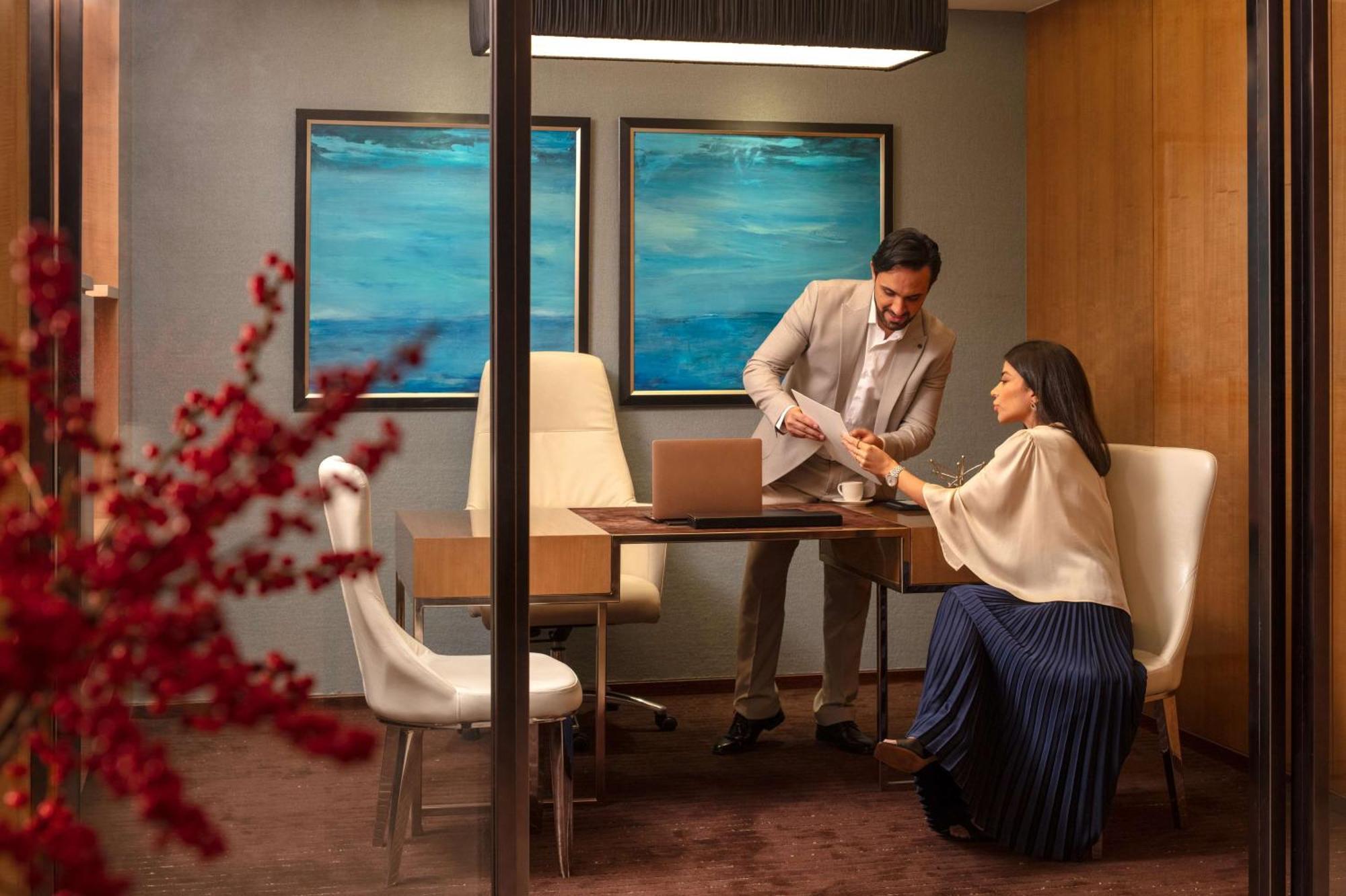 Hyatt Regency Riyadh Olaya Экстерьер фото A private meeting room at the airport