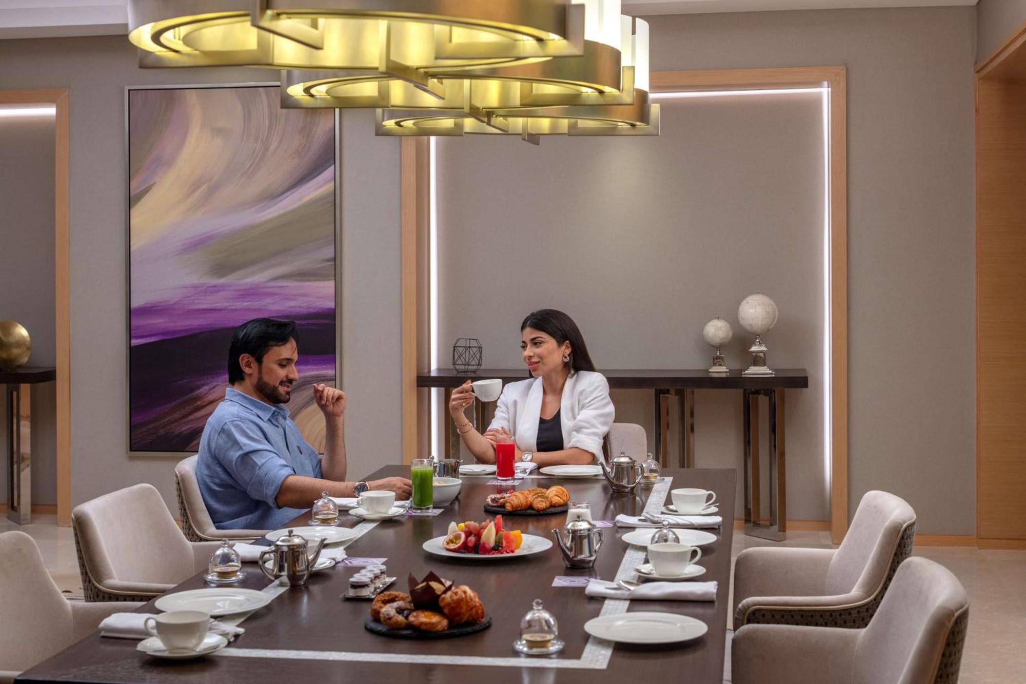 Hyatt Regency Riyadh Olaya Экстерьер фото A dining room