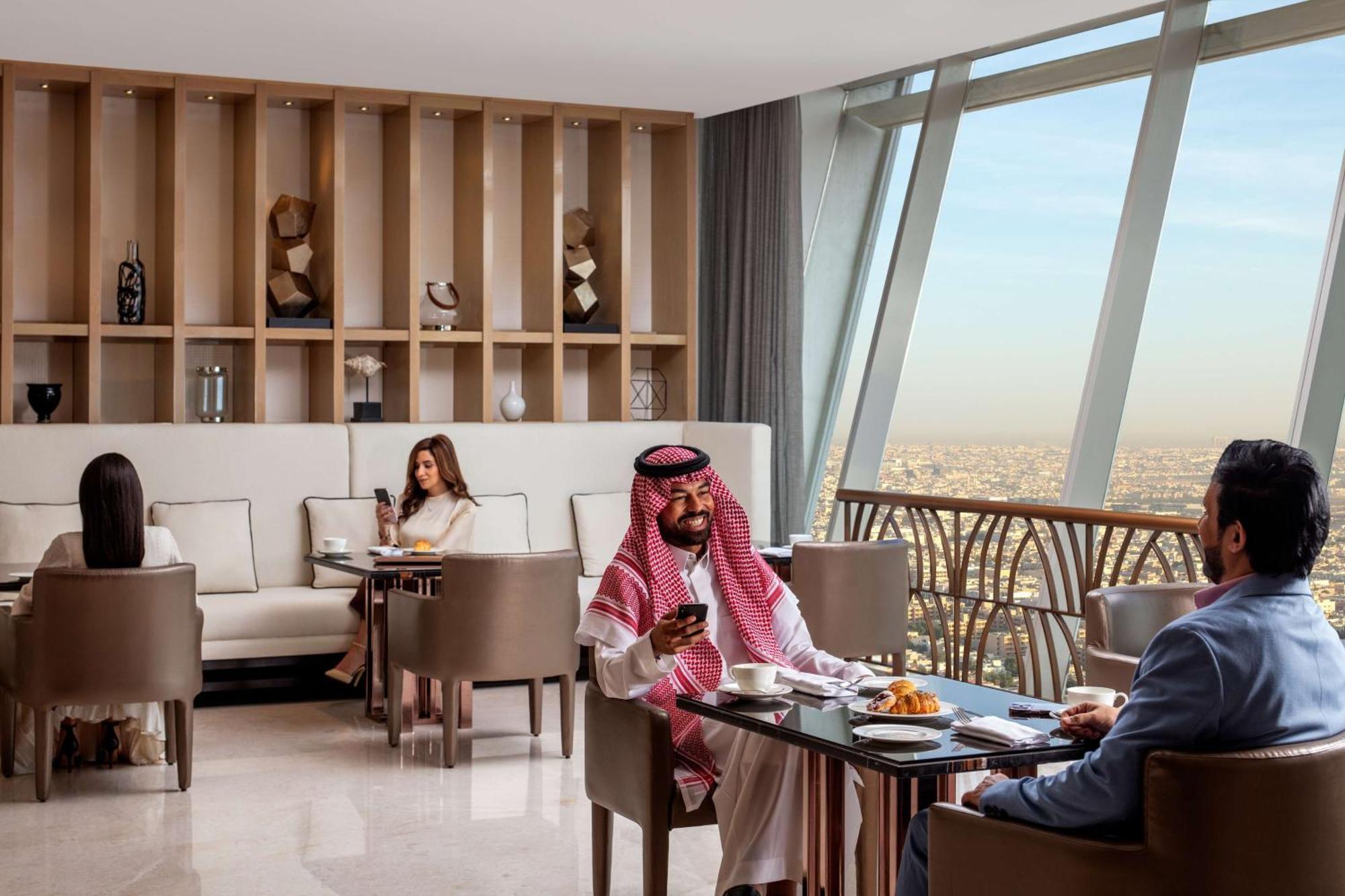 Hyatt Regency Riyadh Olaya Экстерьер фото The Lounge at the Ritz-Carlton, Riyadh