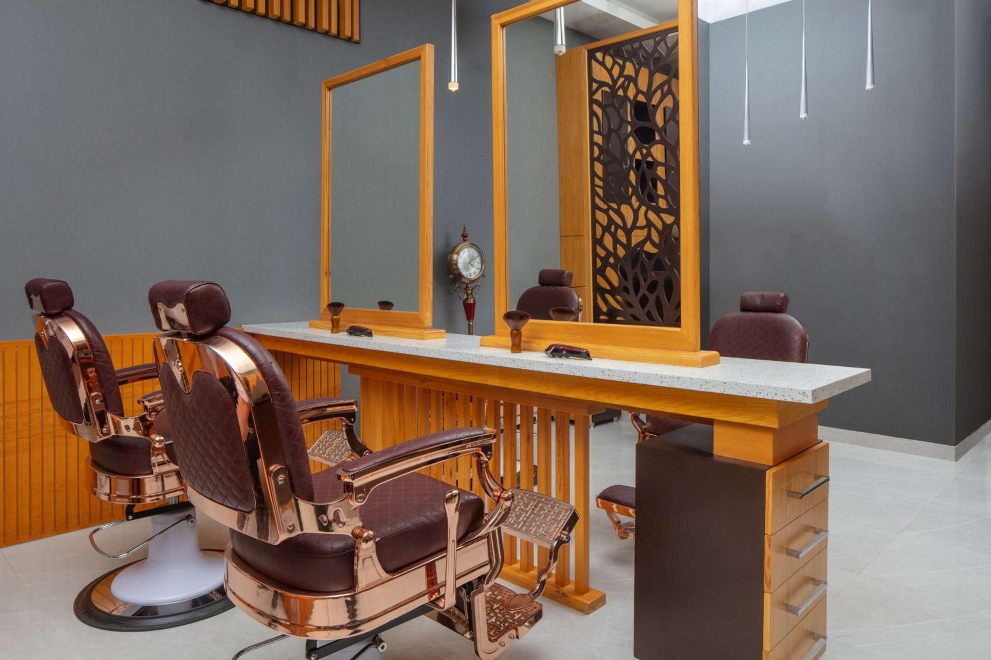 Hyatt Regency Riyadh Olaya Экстерьер фото A modern barbershop in the United States