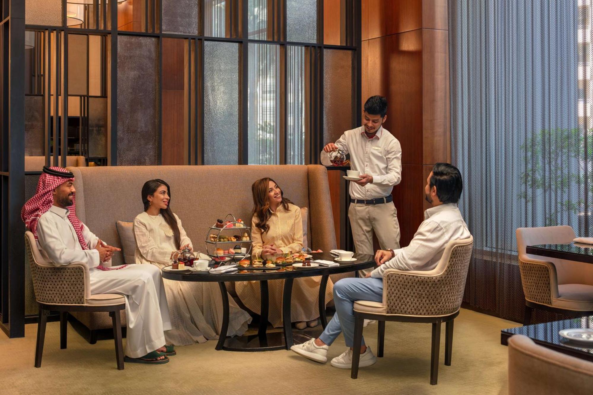 Hyatt Regency Riyadh Olaya Экстерьер фото The Lounge at the Ritz-Carlton, Riyadh