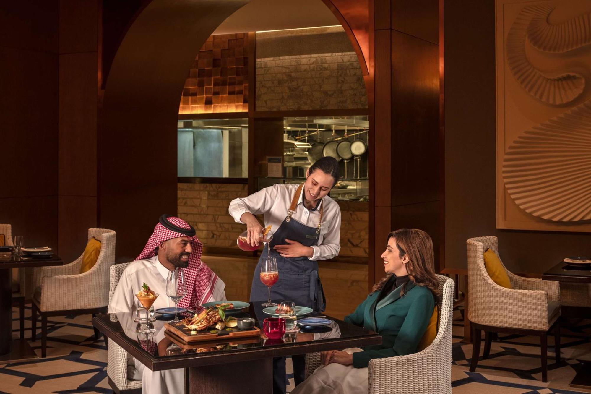 Hyatt Regency Riyadh Olaya Экстерьер фото A restaurant in Riyadh
