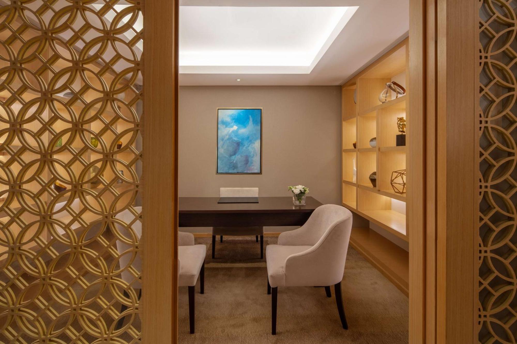 Hyatt Regency Riyadh Olaya Экстерьер фото The study