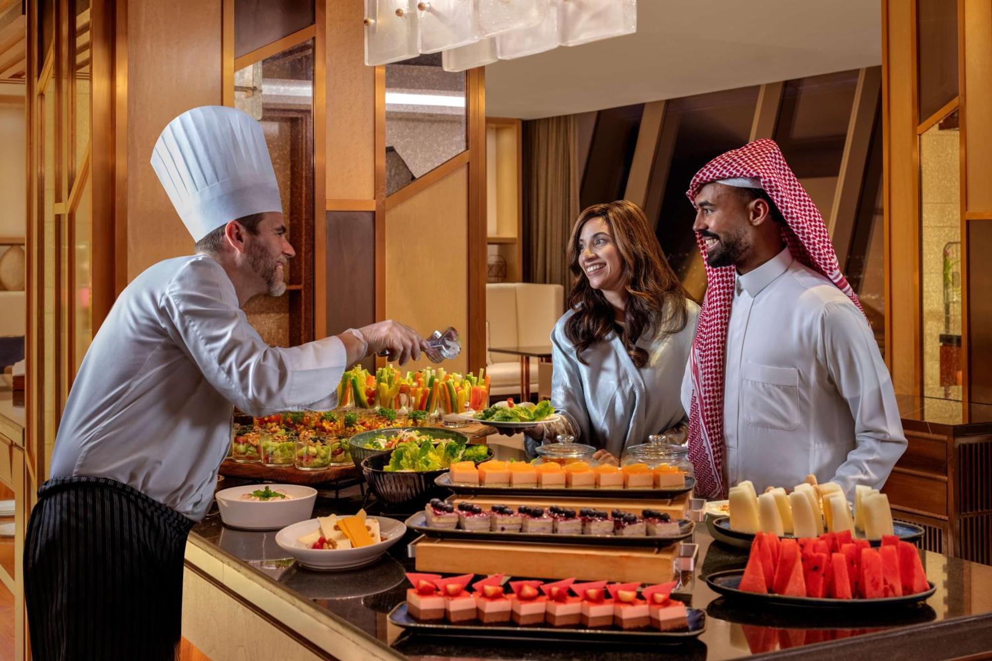 Hyatt Regency Riyadh Olaya Экстерьер фото A buffet at a hotel