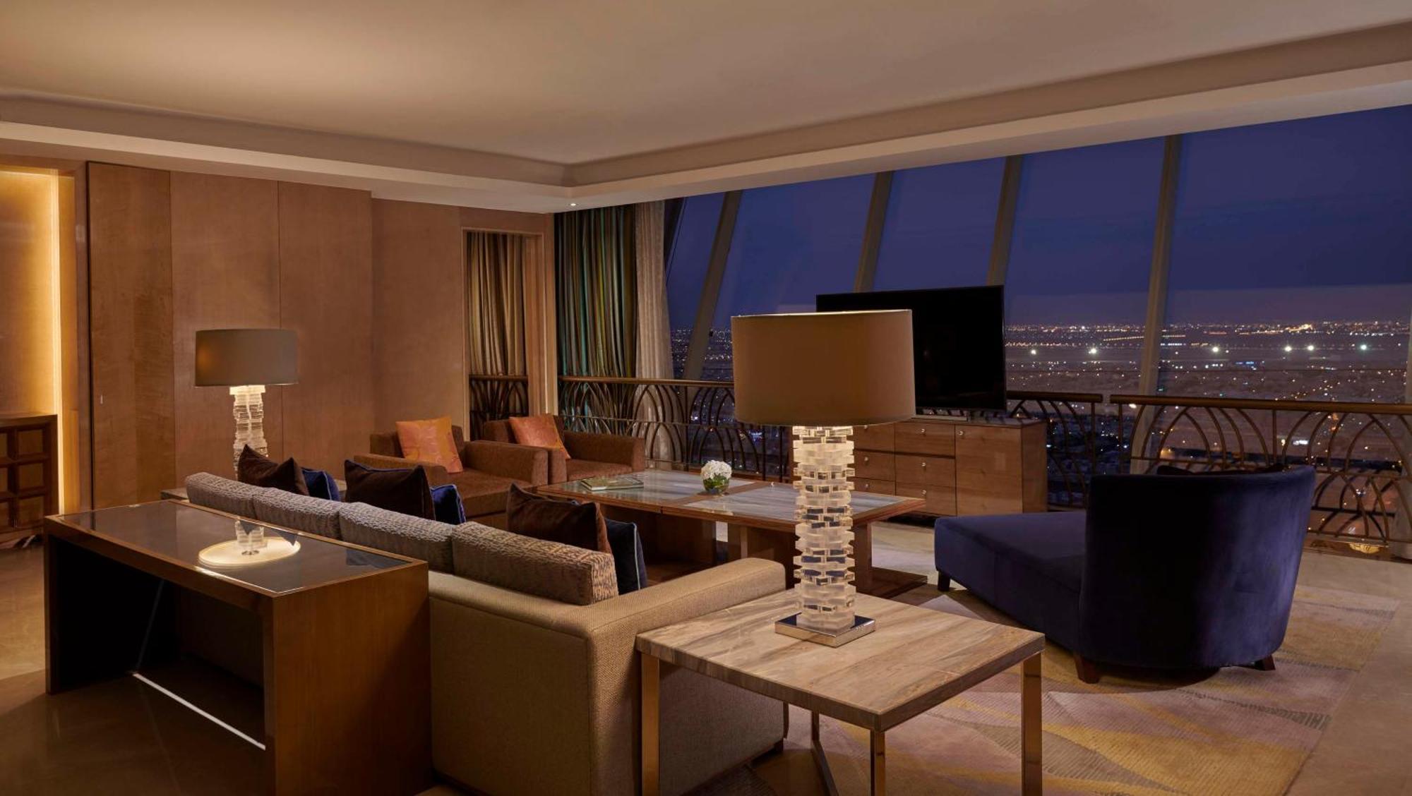 Hyatt Regency Riyadh Olaya Экстерьер фото A suite at the Atlantis